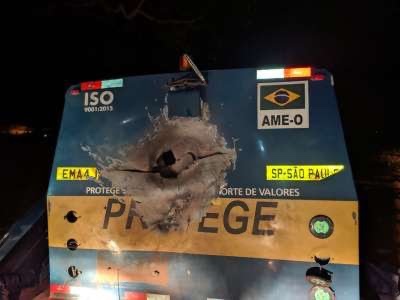 Criminosos atacam carro forte em rodovia próxima à São Carlos – SP