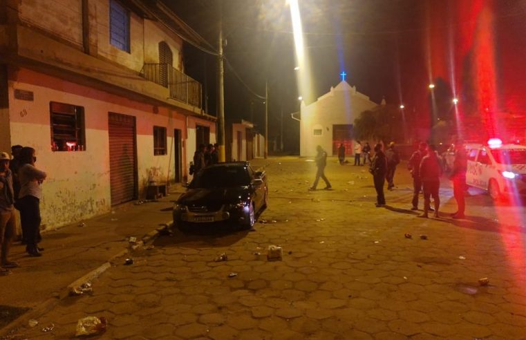 Policia Militar de Avaré acaba com baile Funk no bairro Barra Grande e jovens são enquadrados por crime de desobediência.